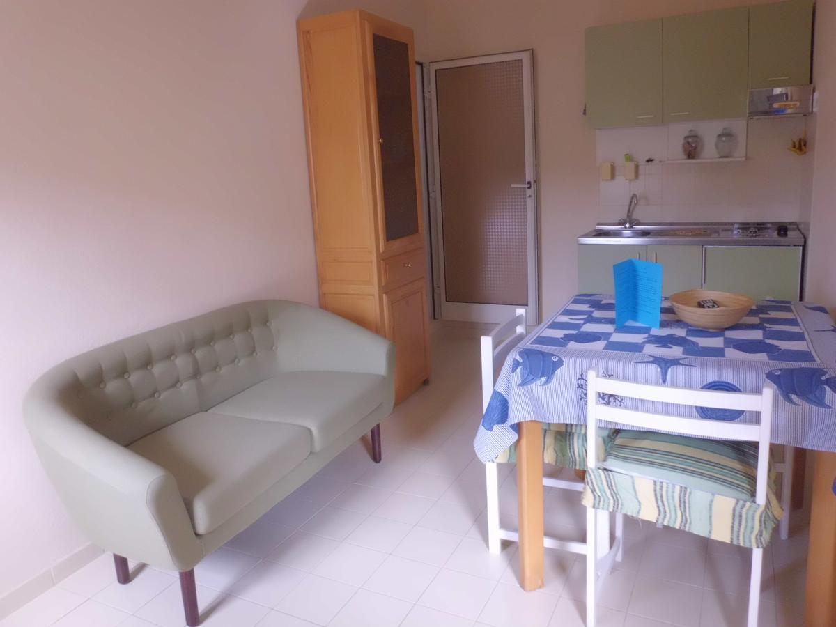 Appartamenti Teulada Di Laura Δωμάτιο φωτογραφία