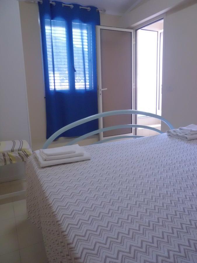 Appartamenti Teulada Di Laura Δωμάτιο φωτογραφία